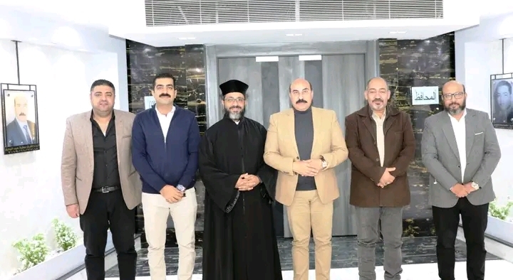 فى لقاء ودى وأخوى .. وفد الكنيسة الكاثوليكية يقدم التهنئة لمحافظ أسوان بمناسبة العيد القومى للمحافظة
