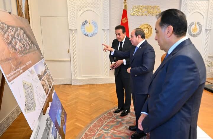 السيسى يجتمع بمدبولى وعبد الغفار لاستعراض محاور عمل المجموعة الوزارية للتنمية البشرية السيسى يجتمع بمدبولى وعبد الغفار لاستعراض محاور عمل المجموعة الوزارية للتنمية البشرية