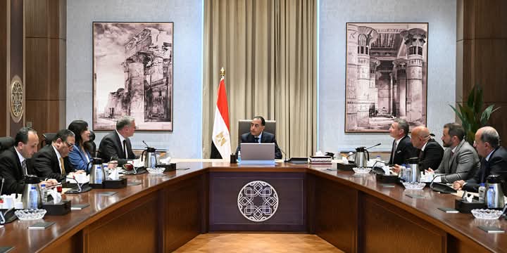 رئيس الوزراء يستقبل نائب رئيس شركة “إكسون موبيل” العالمية لشئون الاستكشاف رئيس الوزراء يستقبل نائب رئيس شركة “إكسون موبيل” العالمية لشئون الاستكشاف