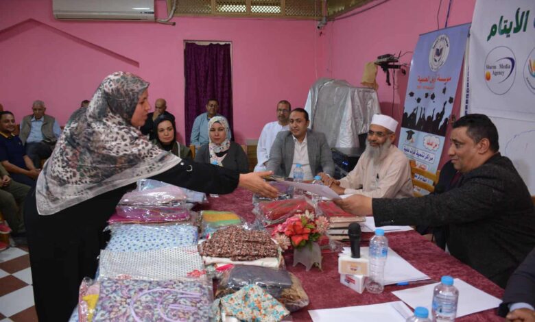 مؤسسة زويل العلمية ومؤسسة عاشور زايد تكرمان أمهات الأيتام في احتفالية كبرى مؤسسة زويل العلمية ومؤسسة عاشور زايد تكرمان أمهات الأيتام في احتفالية كبرى