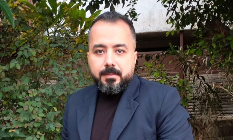 من الكاميرا إلى الكواكب.. رحلة عمرو نجيب من الإخراج إلى علم الفلك من الكاميرا إلى الكواكب.. رحلة عمرو نجيب من الإخراج إلى علم الفلك