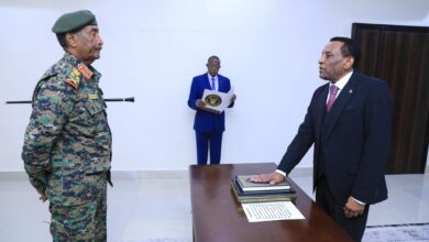 د.كامل إدريس يؤدي القسم أمام رئيس مجلس السيادة رئيساً لمجلس الوزراء بورتسودان