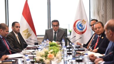 نائب رئيس مجلس الوزراء وزير الصحة يعقد اجتماعًا لمتابعة الموقف التنفيذي لمكينة منظومة التأمين الصحي الشامل