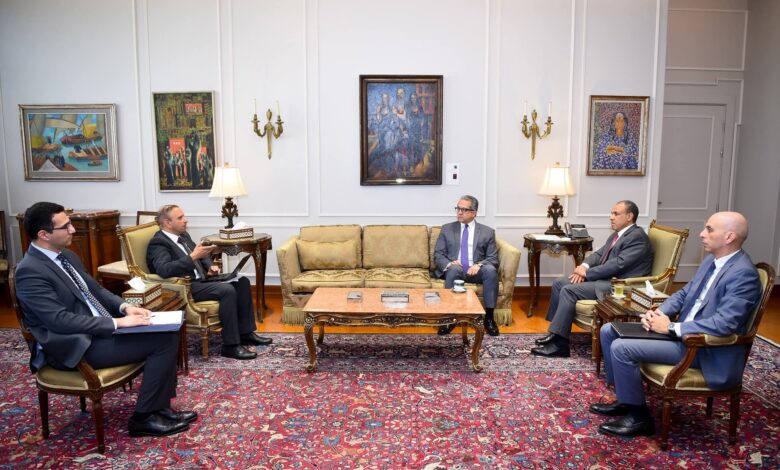 وزير الخارجية والهجرة يستقبل المرشح المصري لمنصب مدير عام اليونسكو وزير الخارجية والهجرة يستقبل المرشح المصري لمنصب مدير عام اليونسكو
