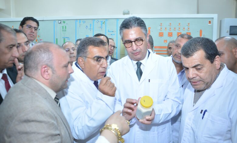وزير التموين يتفقد عدد من المنشآت التموينية والمشروعات المقامة فى الدقهلية وزير التموين يتفقد عدد من المنشآت التموينية والمشروعات المقامة فى الدقهلية