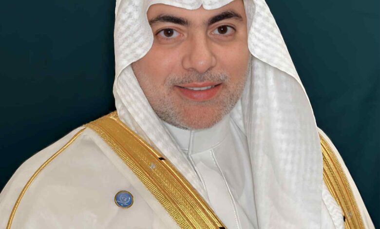 في عيد ميلاده.. د. عاطف سندي يضيء سماء الدبلوماسية العربية ويلفت أنظار العالم بأوسمته وإنجازاته الرفيعة في عيد ميلاده.. د. عاطف سندي يضيء سماء الدبلوماسية العربية ويلفت أنظار العالم بأوسمته وإنجازاته الرفيعة