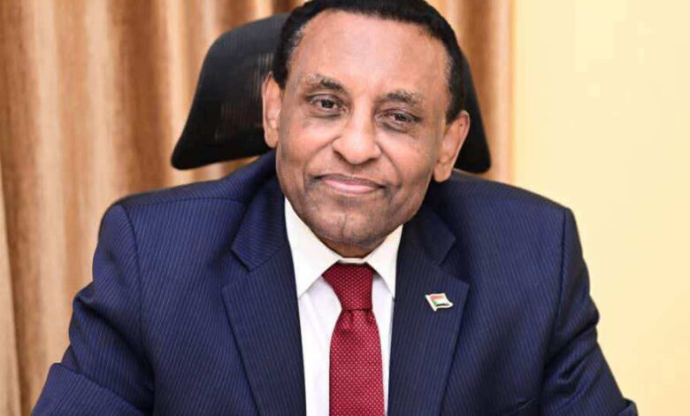 د. كامل ادريس يطمئن على البعثة الدبلوماسية والجالية السودانية بإيران د. كامل ادريس يطمئن على البعثة الدبلوماسية والجالية السودانية بإيران