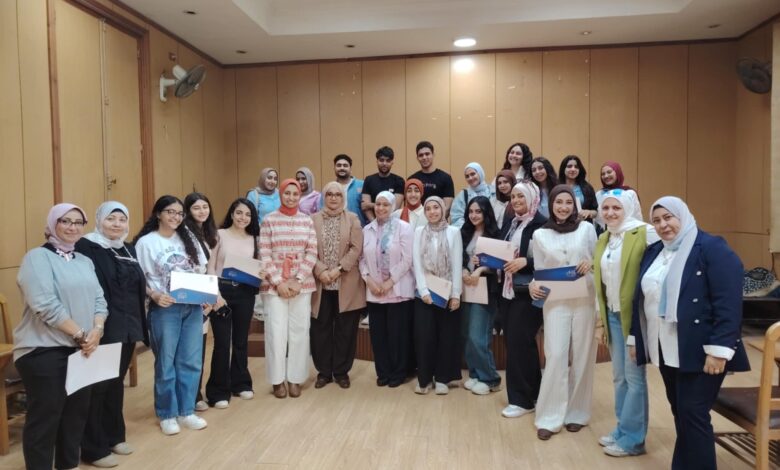 إعداد القادة تسدل الستار علي اللقاءات التدريبية لطلبة كلية الإعلام جامعة القاهرة بمصر الجديدة إعداد القادة تسدل الستار علي اللقاءات التدريبية لطلبة كلية الإعلام جامعة القاهرة بمصر الجديدة