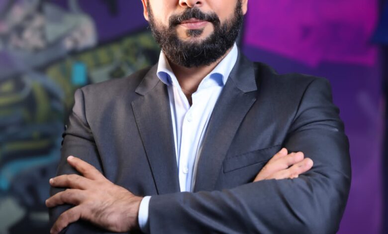 المركز العربي الأوروبي يمنح “عمار شهاب” لقب سفير السلام والنوايا الحسنة تقديراً لمسيرته المهنية والإنسانية المركز العربي الأوروبي يمنح “عمار شهاب” لقب سفير السلام والنوايا الحسنة تقديراً لمسيرته المهنية والإنسانية