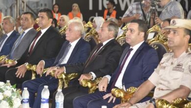 مستشار رئيس الجمهورية للتنمية المحلية ومحافظ بورسعيد يشاركان المواطنين إحياء ذكرى 30 يونيو بساحة مصر