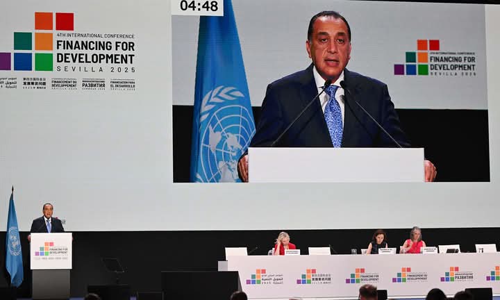 رئيس الوزراء يلقي كلمة مصر خلال جلسة النقاش العام في مؤتمر الأمم المتحدة الرابع لتمويل التنمية رئيس الوزراء يلقي كلمة مصر خلال جلسة النقاش العام في مؤتمر الأمم المتحدة الرابع لتمويل التنمية