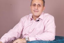 دكتور مصطفى محمود يكشف أسباب نزيف اللثة وطرق الوقاية منه ويحذر من تجاهل الأعراض الخطيرة دكتور مصطفى محمود يكشف أسباب نزيف اللثة وطرق الوقاية منه ويحذر من تجاهل الأعراض الخطيرة