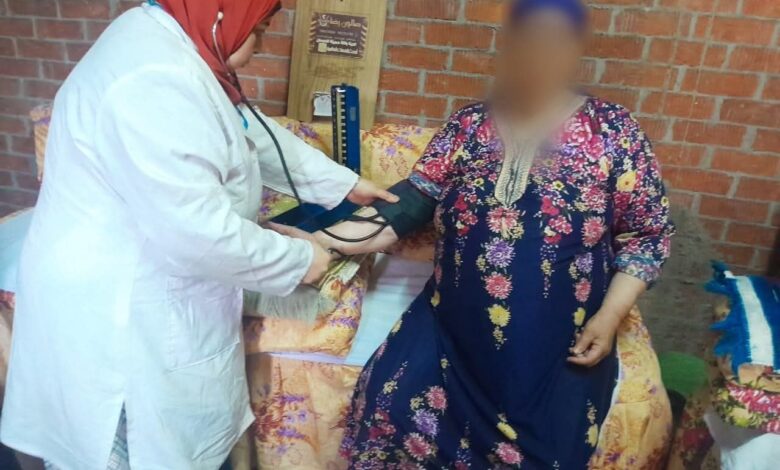 «الصحة»: حملة «100 يوم صحة» قدّمت 27 مليونًا و246 ألف خدمة طبية مجانية خلال 18 يومًا «الصحة»: حملة «100 يوم صحة» قدّمت 27 مليونًا و246 ألف خدمة طبية مجانية خلال 18 يومًا