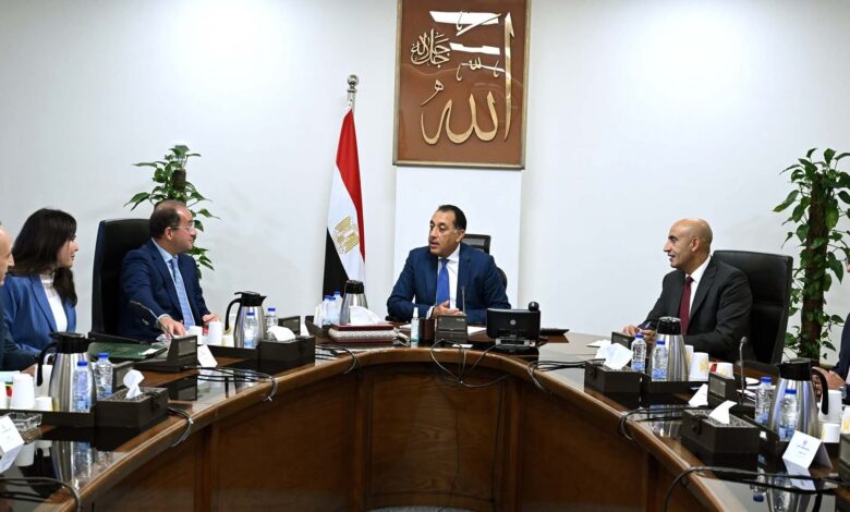 رئيس الوزراء يُتابع عددًا من ملفات العمل المشتركة بين وزارتي المالية والتربية والتعليم رئيس الوزراء يُتابع عددًا من ملفات العمل المشتركة بين وزارتي المالية والتربية والتعليم