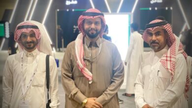عشري يتألق في معرض المدينة المنورة للكتاب بإصدار “بوق الصمت” وسط تفاعل جماهيري لافت