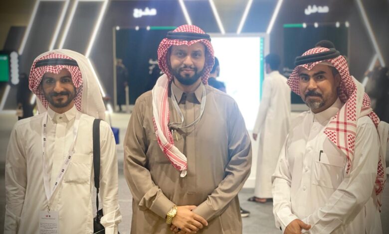 عشري يتألق في معرض المدينة المنورة للكتاب بإصدار “بوق الصمت” وسط تفاعل جماهيري لافت عشري يتألق في معرض المدينة المنورة للكتاب بإصدار “بوق الصمت” وسط تفاعل جماهيري لافت