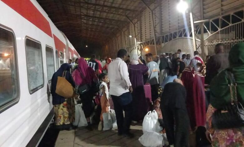 فى أجواء من السعادة والفرح .. مع حلم العودة إلى الوطن السودان الرحلة رقم 8 بقطار للعودة فى أجواء من السعادة والفرح .. مع حلم العودة إلى الوطن السودان الرحلة رقم 8 بقطار للعودة