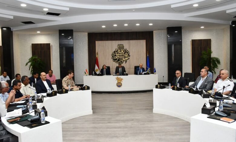 محافظ أسوان : لن يسمح بضرر أى طرف فى تطبيق قانون الإيجار القديم ، وتصنيف الوحدات إلى متميزة ومتوسطة واقتصادية محافظ أسوان : لن يسمح بضرر أى طرف فى تطبيق قانون الإيجار القديم ، وتصنيف الوحدات إلى متميزة ومتوسطة واقتصادية