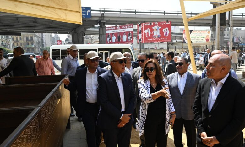 رئيس مجلس الوزراء يتفقد سوق العتبة الجديد رئيس مجلس الوزراء يتفقد سوق العتبة الجديد