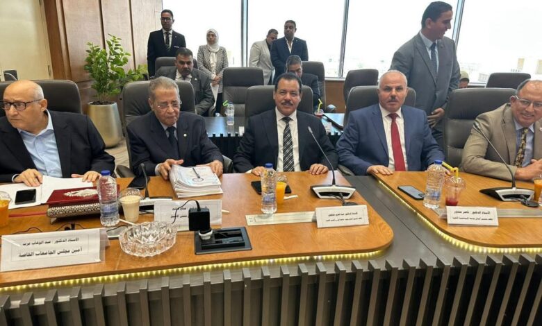 رئيس جامعة الوادي الجديد الأهلية يشهد توقيع بروتوكول منحة “الدكتور علي المصيلحي” التعليمية