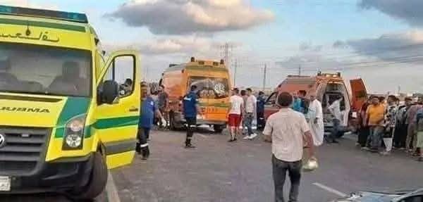 مصرع شخصين وإصابة 3 آخرين بحادث تصادم سيارتين بإدفو