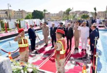 محافظ الأقصر يضع إكليل الزهور على قبر الجندي المجهول احتفالًا بالذكرى الـ52 لانتصارات أكتوبر المجيدة