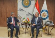 • وزير البترول والثروة المعدنية يبحث مع سفير الجزائر تعزيز التعاون في مجالات البترول والغاز