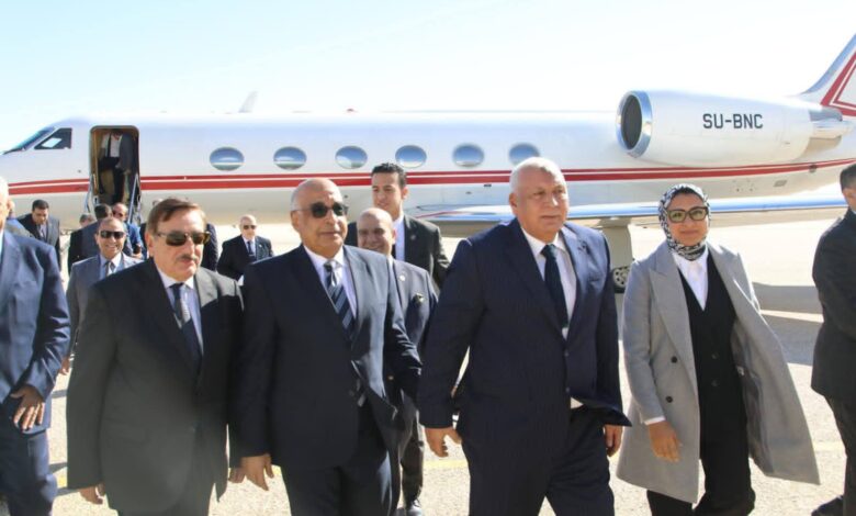 محافظ الوادي الجديد يستقبل وزير العدل لتفقد وافتتاح عدد من المشروعات