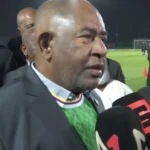 رئيس جزر القمر يؤازر منتخب بلاده قبل المباراة الافتتاحية