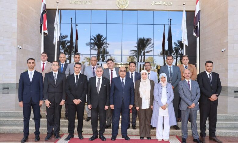  وزير العدل يلتقي وفداً من ممثلي مصلحة الخبراء