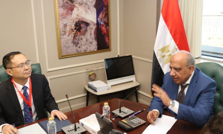 وزير الكهرباء والطاقة المتجددة يبحث مع مجموعة “XD” الصينية سبل دعم وتطوير الشراكة القائمة بين الشركة وقطاع الكهرباء وزير الكهرباء والطاقة المتجددة يبحث مع مجموعة “XD” الصينية سبل دعم وتطوير الشراكة القائمة بين الشركة وقطاع الكهرباء