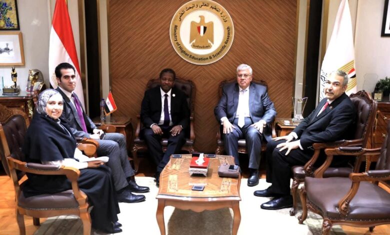وزير التعليم العالي يستقبل مفوض التعليم والعلوم والابتكار بالاتحاد الإفريقي لبحث مجالات التعاون المشترك وزير التعليم العالي يستقبل مفوض التعليم والعلوم والابتكار بالاتحاد الإفريقي لبحث مجالات التعاون المشترك