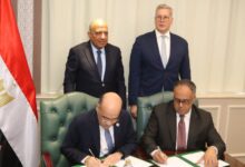 وزيرا الكهرباء والطاقة المتجددة، والبترول والثروة المعدنية، يشهدان توقيع بروتوكول تعاون بين الهيئة العامة للبترول وهيئة المواد النووية