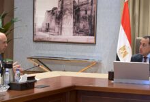 رئيس الوزراء يتابع مع وزير الطيران عدداً من ملفات العمل