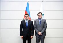 وزير الثقافة يلتقي نظيره الأذربيجاني لبحث آليات تعزيز التعاون الثقافي بين البلدين