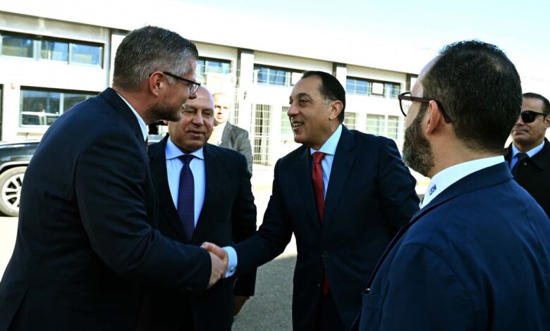 رئيس الوزراء يفتتح مصنع “ليوني مصر” العالمية لضفائر السيارات بمدينة بدر رئيس الوزراء يفتتح مصنع “ليوني مصر” العالمية لضفائر السيارات بمدينة بدر