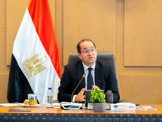 في حوار صريح ..وزير المالية.. يرد على أسئلة مطورين عقاريين..