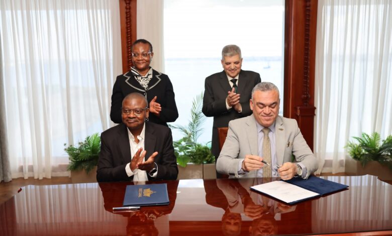 الفريق أسامة ربيع يشهد توقيع مذكرة تفاهم مع هيئة الموانئ الناميبية للتعاون في مجالات تطوير الموانئ والتدريب الفريق أسامة ربيع يشهد توقيع مذكرة تفاهم مع هيئة الموانئ الناميبية للتعاون في مجالات تطوير الموانئ والتدريب