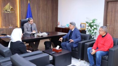 محافظ دمياط يلتقى مع ممثلى الهيئة القومية لمياه الشرب والصرف الصحي لمتابعة الموقف الخاص بعدد من المشروعات