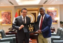 الدكتور خالد عبدالغفار يلتقي وزير صحة جامبيا لبحث سبل التعاون في القطاع الصحي والمستحضرات الدوائية