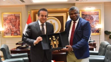 الدكتور خالد عبدالغفار يلتقي وزير صحة جامبيا لبحث سبل التعاون في القطاع الصحي والمستحضرات الدوائية