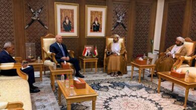 وزير التجارة والصناعة في زيارة  لمسقط للمشاركة بمنتدى الأعمال المصري العماني