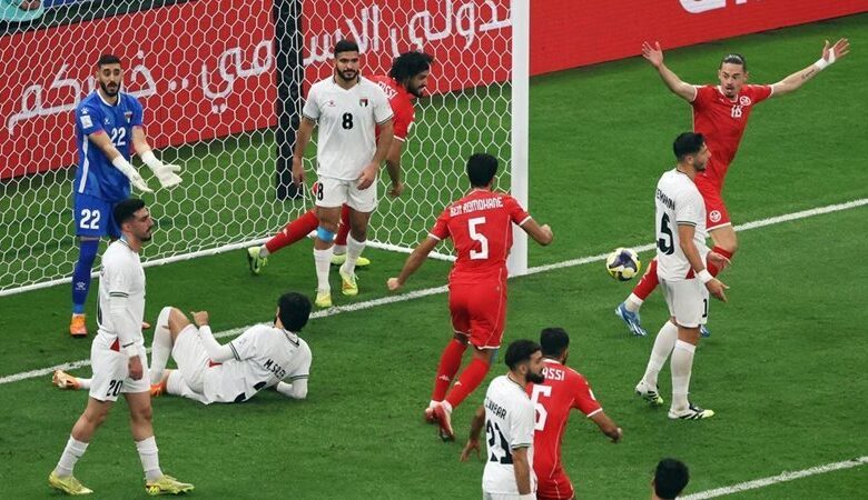 منتخب فلسطين يخطف تعادل قاتلاً أمام تونس في كأس العرب منتخب فلسطين يخطف تعادل قاتلاً أمام تونس في كأس العرب