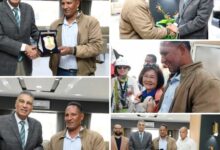 الصحف العالمية تنشر صور مراقب الأمن بمعبد إدفو بعد أن أعاد حقيبة بداخلها مبلغ مالى كبير إلى سائحة صينية الصحف العالمية تنشر صور مراقب الأمن بمعبد إدفو بعد أن أعاد حقيبة بداخلها مبلغ مالى كبير إلى سائحة صينية