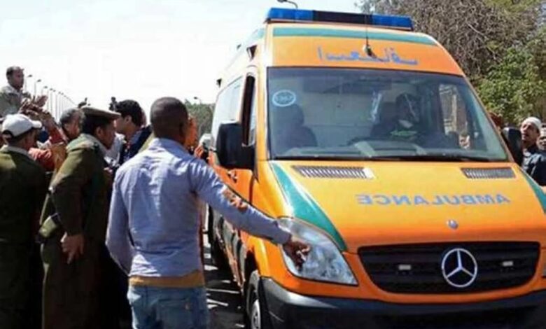 إصابة شخص في حادث انقلاب سيارة على طريق اسوان الجديدة