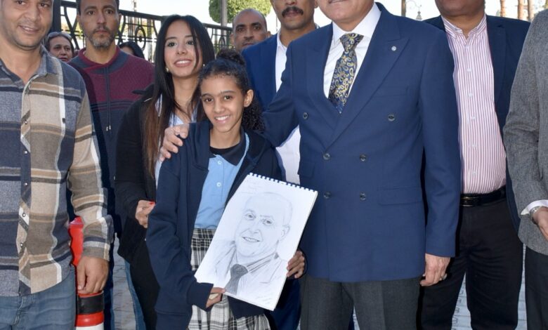 بموكب لعربات الحنطور.. وعلم مصر بطول ٢٥ متر، وعروض للموسيقى العسكرية وفقرات استعراضية وفنية وفلكلورية انطلاق احتفالات الأقصر بعيدها القومي بموكب لعربات الحنطور.. وعلم مصر بطول ٢٥ متر، وعروض للموسيقى العسكرية وفقرات استعراضية وفنية وفلكلورية انطلاق احتفالات الأقصر بعيدها القومي