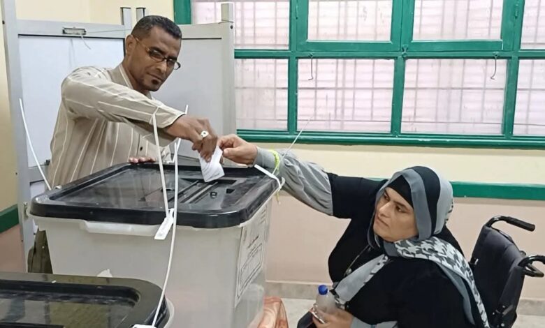 تزايد إعداد الناخبين من السيدات بلجان انتخابات الاعادة بأسوان تزايد إعداد الناخبين من السيدات بلجان انتخابات الاعادة بأسوان