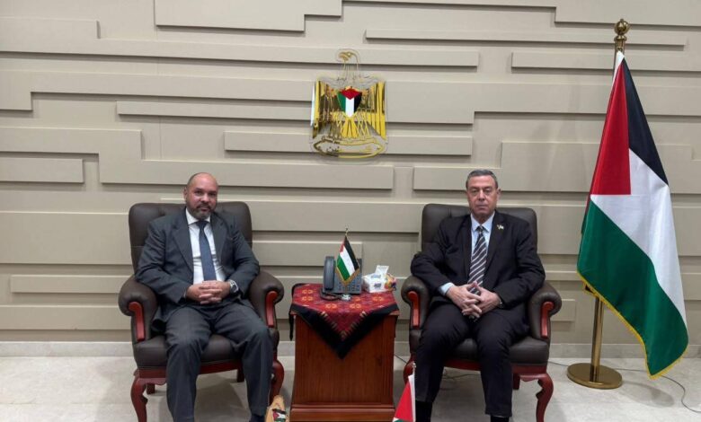 السفير دياب اللوح يطلع نظيره الكوبي على مستجدات الوضع السياسي الفلسطيني