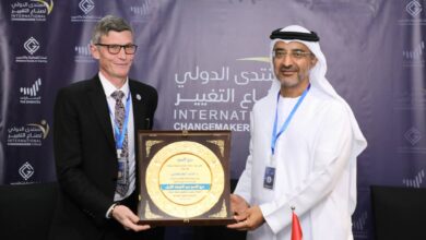 مجلس سفراء السلام بالمملكة المتحدة يمنح خالد الظنحاني لقب “سفير السلام الدولي”