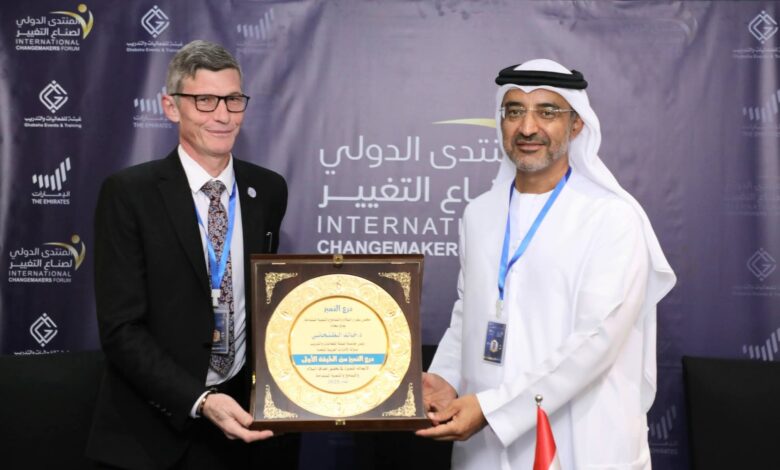 مجلس سفراء السلام بالمملكة المتحدة يمنح خالد الظنحاني لقب “سفير السلام الدولي”